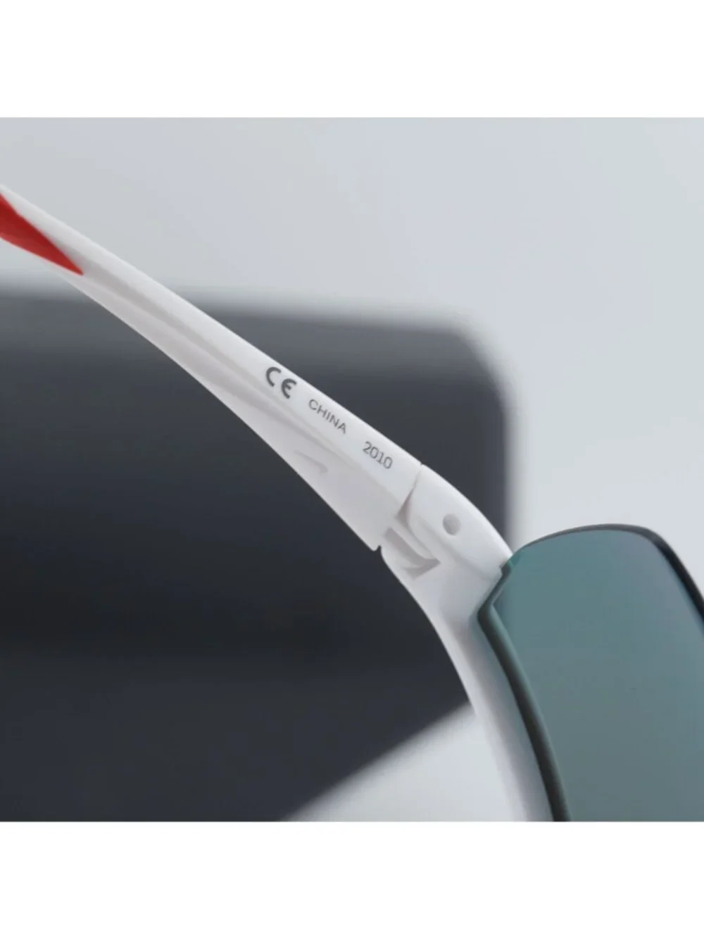 NIKE WINDSHIELD 20 CW1287 101 Shield Sunglasses - White / Field Tint